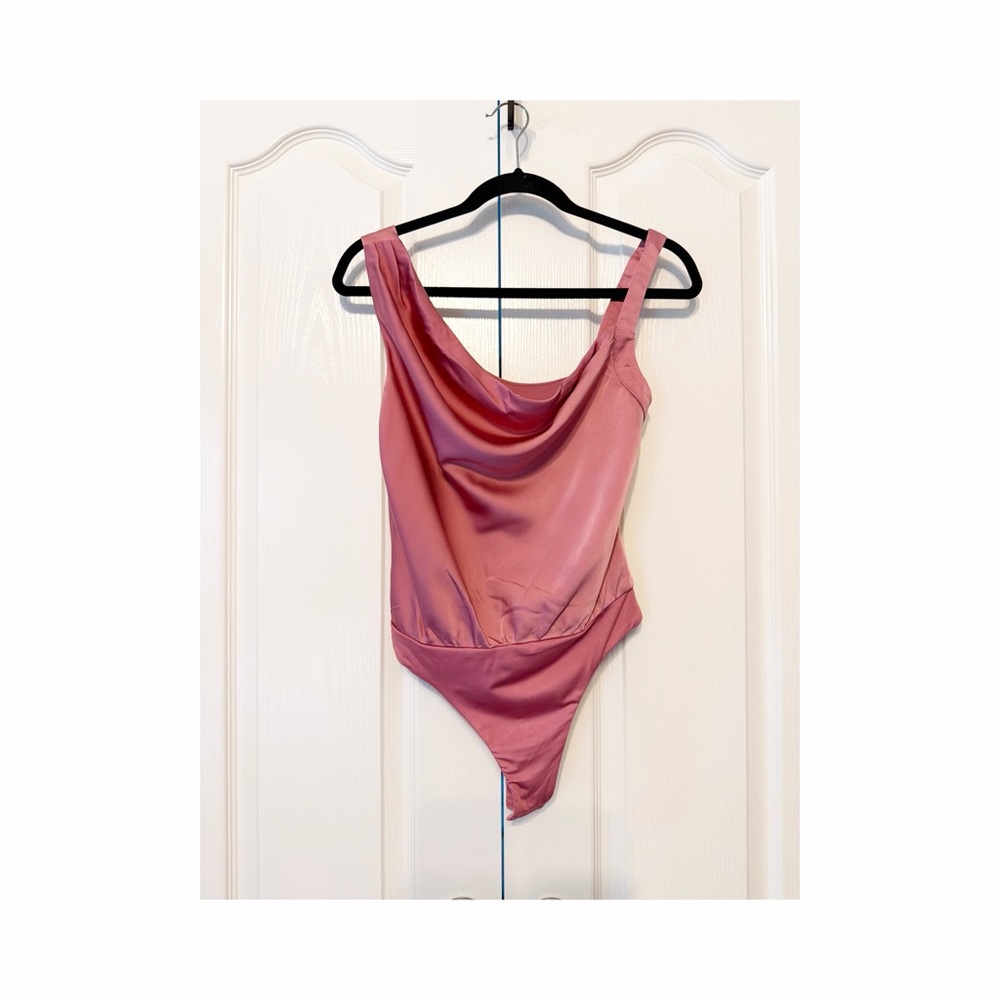 ASTR The Label Sleeveless Blush Rose Satin Bodysuit Size XS
